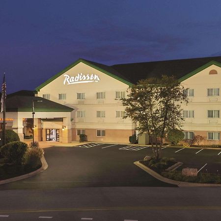 Radisson Hotel & Conference Center ร็อคฟอร์ด ภายนอก รูปภาพ