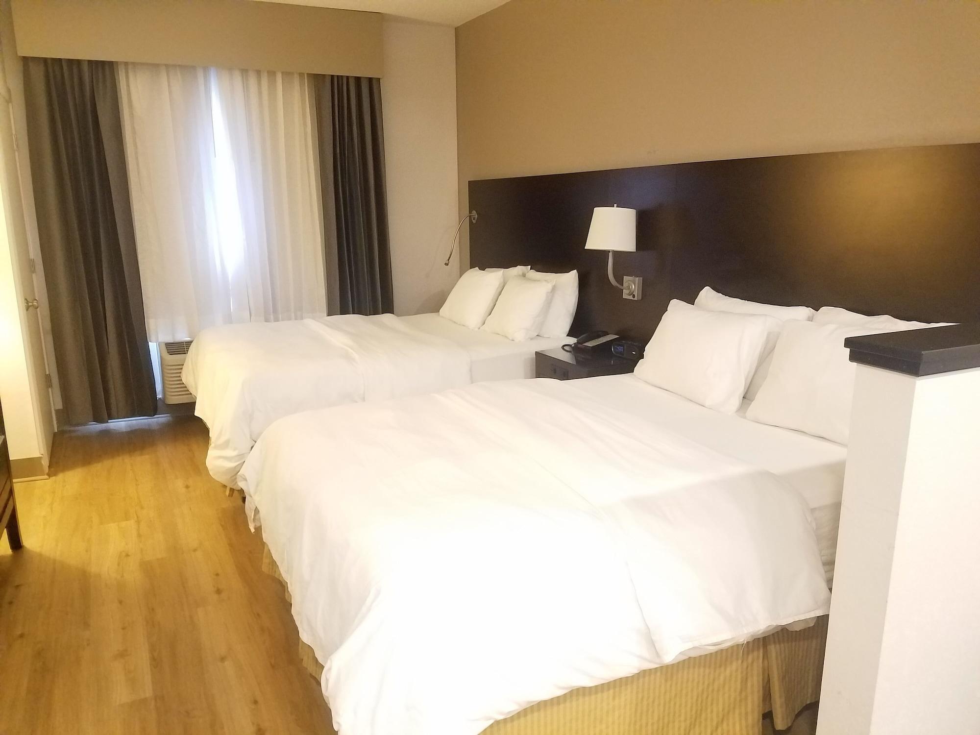 Radisson Hotel & Conference Center ร็อคฟอร์ด ภายนอก รูปภาพ